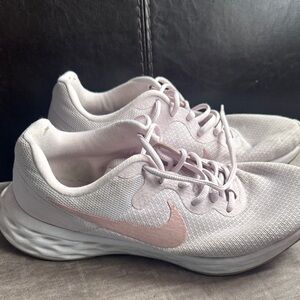 Nike Women's White and Light Pink Sneakers